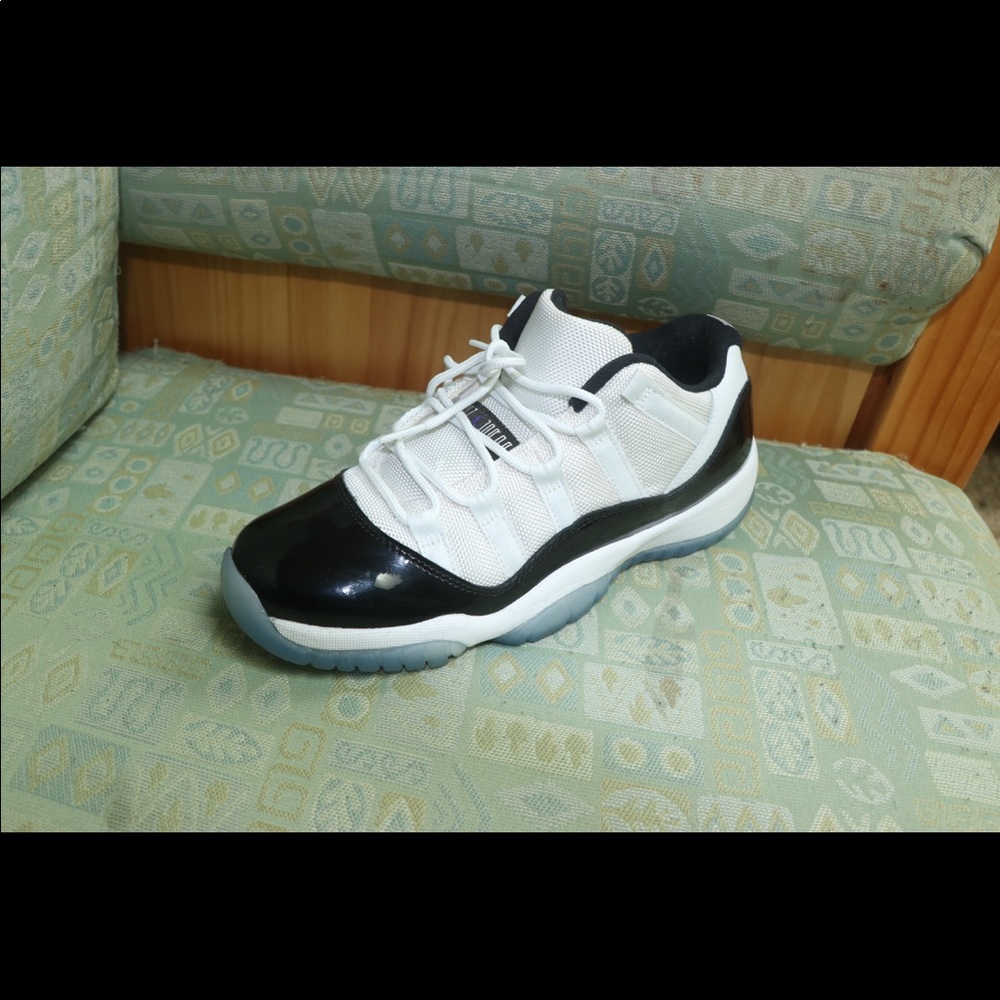 Jordan 11 retro lows concord